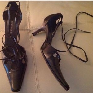 Kenneth Cole Black Strappy Pointy Shoe 6.5M
